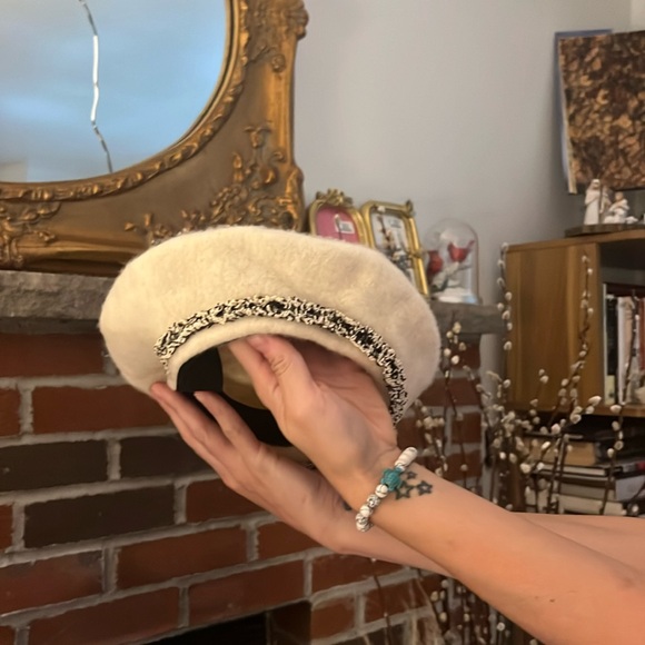 NWT Beret - Picture 1 of 1